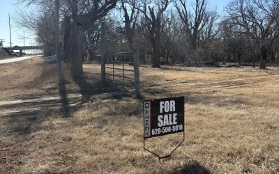 FOR SALE – 2105 S Broadacres Rd Hutchinson KS 67501